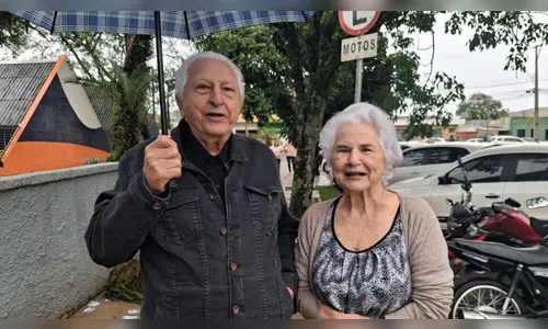 
							Com chuva e limitações físicas, idosos vão às urnas em Apucarana e Arapongas
						
						