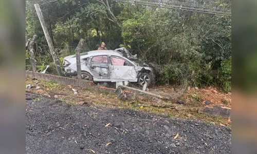 
							Ex-companheiro invade casa e mata casal a facadas em SC; suspeito foi preso após bater o carro
						
						