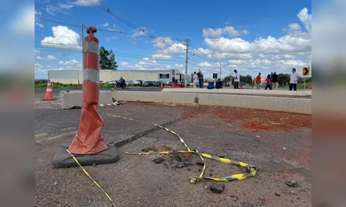
							Moradores pedem melhorias em rotatória na Avenida Minas Gerais onde jovem morreu em acidente
						
						