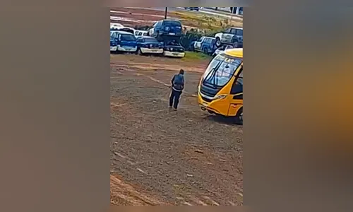 
							Furtos em ônibus escolares afetam cerca de 950 alunos em Arapongas; veja vídeo
						
						
