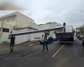 Lions Clube doa R$ 80 mil em telhas para reconstruir ONG em Apucarana
