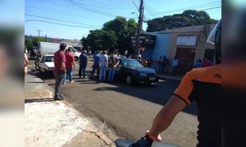 
							Motorista é preso após colidir com veículos estacionados, em Ivaiporã
						
						