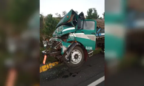 
							Jovem caminhoneiro de Apucarana morre após acidente na BR-376
						
						