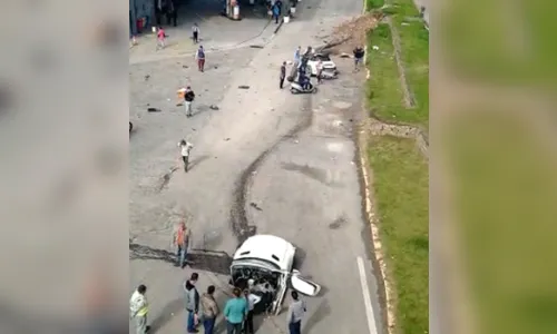 
							Carro parte ao meio em acidente e mata filho do proprietário da Angeloni
						
						