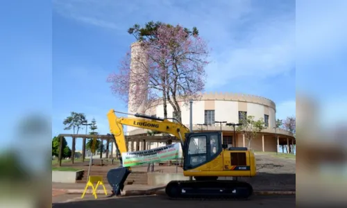 
							Prefeitura de São Pedro do Ivaí recebe escavadeira hidráulica
						
						