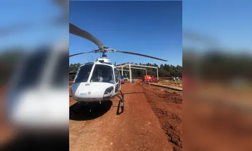 
							Trabalhadores ficam feridos após teto de barracão em construção desabar na Colônia Esperança
						
						