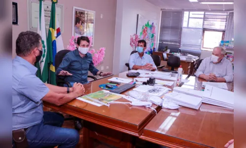 
							Apucarana e Rio Bom debatem obras e políticas públicas
						
						