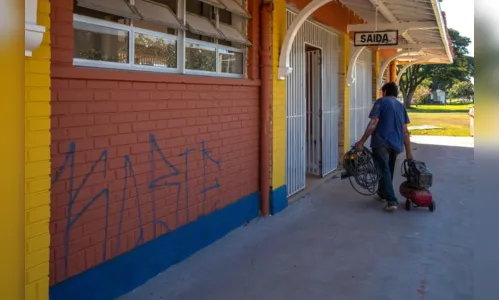 
							Em fase final de obras, antiga Estação Ferroviária é alvo de vandalismo
						
						