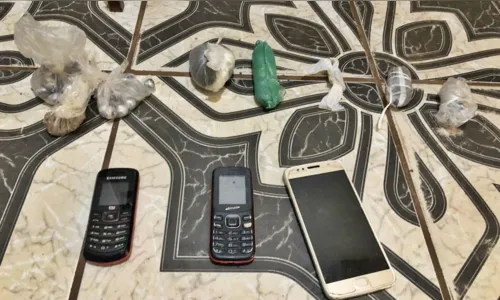 
							Polícia Civil apreende celulares e drogas durante vistoria na cadeia de Faxinal
						
						