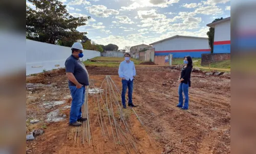 
							Escola no 'Djalma Mendes', em Apucarana, ganha quadra coberta
						
						