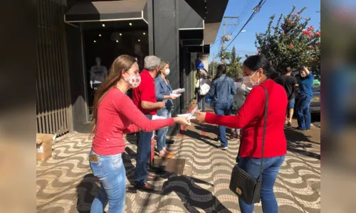 
							ACIA distribui máscaras e instala totens de álcool gel no centro
						
						