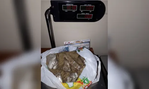 
							PM prende cinco homens e impede entrega de celulares no Minipresídio de Apucarana
						
						