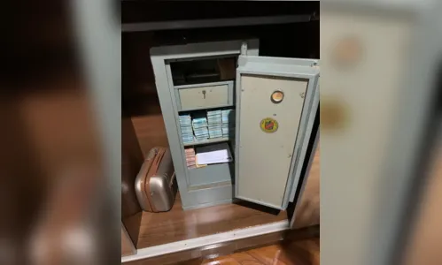 
							GAECO e Polícia Civil cumprem mandado na casa do presidente da Câmara de Arapongas
						
						