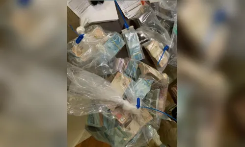 
							GAECO e Polícia Civil cumprem mandado na casa do presidente da Câmara de Arapongas
						
						