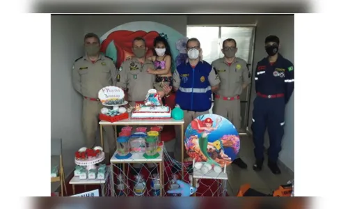 
							Bombeiros participam de aniversário de garotinha em Arapongas
						
						