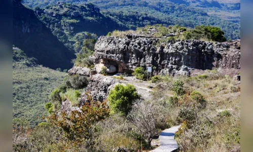 
							Canyon Guartelá; a 200 km de Apucarana, conta com banheiras naturais e é o 6º maior cânion do mundo
						
						