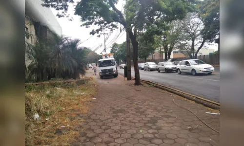 
							Fio de alta tenção se rompe na Avenida Governador Roberto da Silveira
						
						