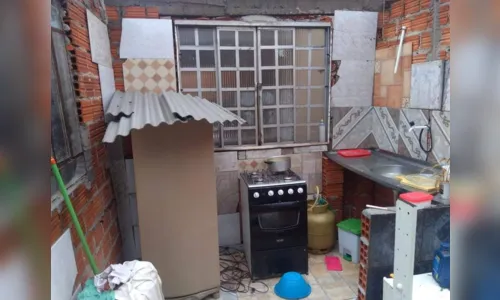 
							Vendaval atinge Apucarana e casa é destelhada
						
						