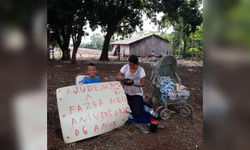 
							Menino ganha festa de aniversário após fazer cartaz pedindo ajuda
						
						