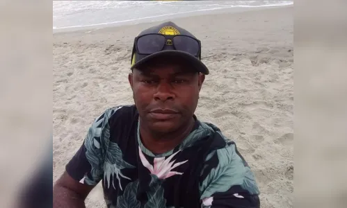 
							Condutor perde controle do veículo, invade residência e mata trabalhador
						
						