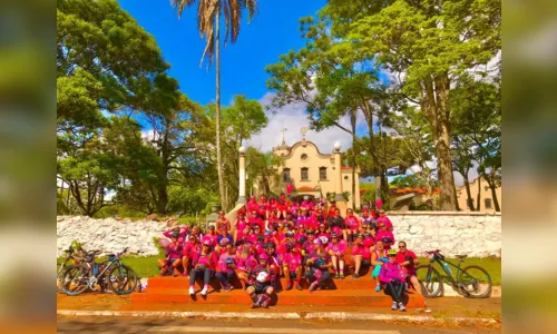 
							Ciclistas de Apucarana realizam pedal solidário em apoio ao Outubro Rosa
						
						