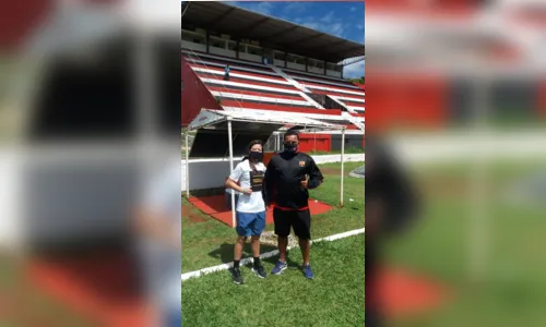 
							Atacante do Corinthians visita familiares e amigos em Apucarana
						
						