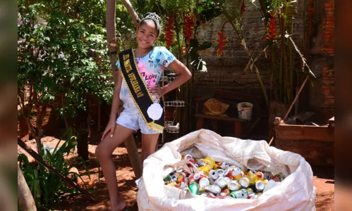 
							Garota vende latinhas na busca pelo sonho de ser miss; assista
						
						