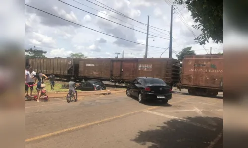 
						
							Acidente envolvendo carro e trem é registrado em Arapongas
						
						