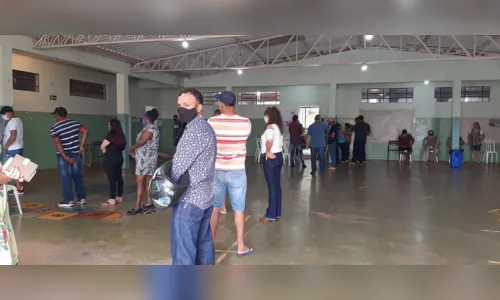 
							Eleitores reclamam de fila longa e aglomeração em Rio Bom; Assista
						
						