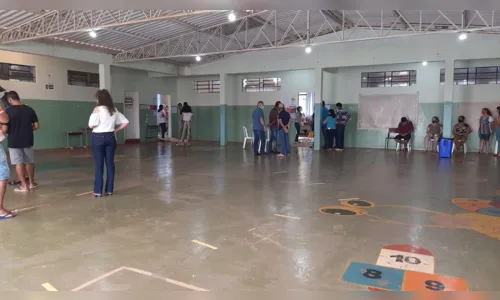 
							Eleitores reclamam de fila longa e aglomeração em Rio Bom; Assista
						
						