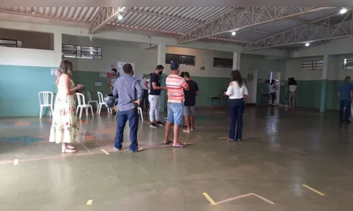 
							Eleitores reclamam de fila longa e aglomeração em Rio Bom; Assista
						
						