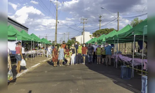 
						
							Feirantes de Cambira recebem novas barracas sanfonadas
						
						