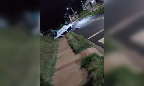 
							Veja como ficou o carro envolvido em atropelamento
						
						