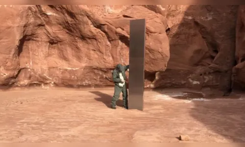 
							EUA: monolito misterioso é encontrado em deserto de Utah
						
						