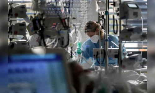 
							CRM diz que profissionais de saúde estão no limite físico e emocional
						
						