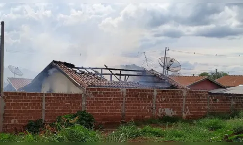 
							Incêndio destrói casa no Orlando Bacarin; assista
						
						