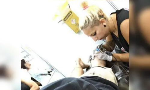 
							Dentista paranaense parecida com 