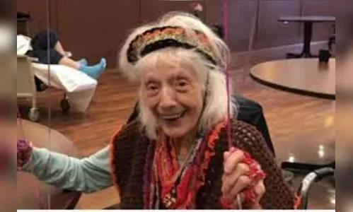 
							Idosa de 102 anos sobreviveu a gripe espanhola e duas vezes a Covid-19
						
						