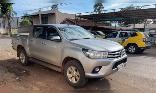 
							Caminhonete roubada é recuperada; crime foi violento
						
						