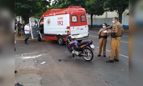 
							Motociclista atinge Fusca na Avenida Governador Roberto da Silveira; Veja
						
						