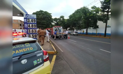 
							Motociclista atinge Fusca na Avenida Governador Roberto da Silveira; Veja
						
						