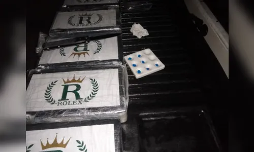
							PF prende duas pessoas em flagrante transportando 170 kg de cocaína
						
						