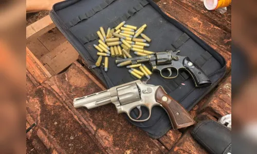 
							Polícia Militar encontra entorpecentes e munições em casa abandonada; Vídeo
						
						