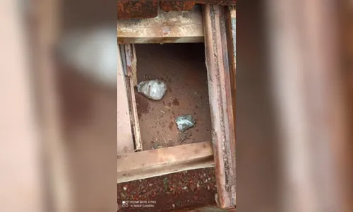 
							Polícia Militar encontra entorpecentes e munições em casa abandonada; Vídeo
						
						