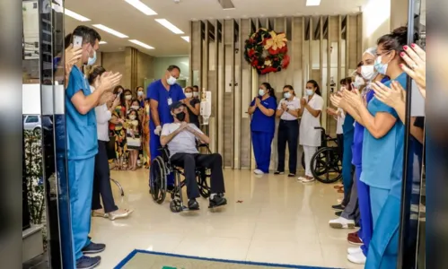 
							PM recebe alta após ficar mais de 50 dias na UTI; Vídeo
						
						