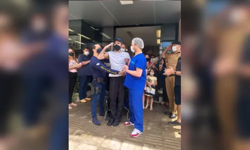 
							PM recebe alta após ficar mais de 50 dias na UTI; Vídeo
						
						