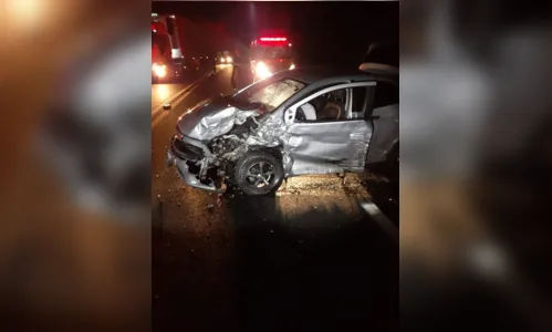 
							Motorista foge de abordagem e bate carro a 140 km/h
						
						