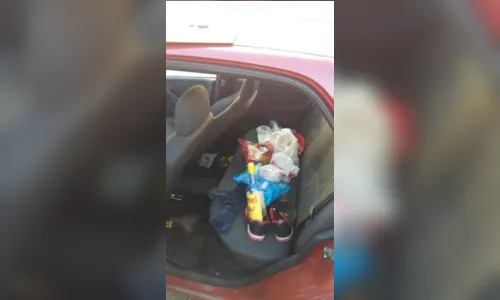 
							Jovem motorista sem CNH é flagrado bebendo e dando 'cavalo de pau'
						
						