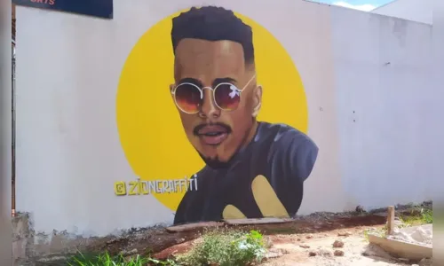 
							Homenagem para jovem morto em acidente de moto é concluída
						
						