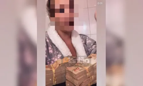 
						
							Ladrões invadem casa após dona publicar foto com dinheiro
						
						